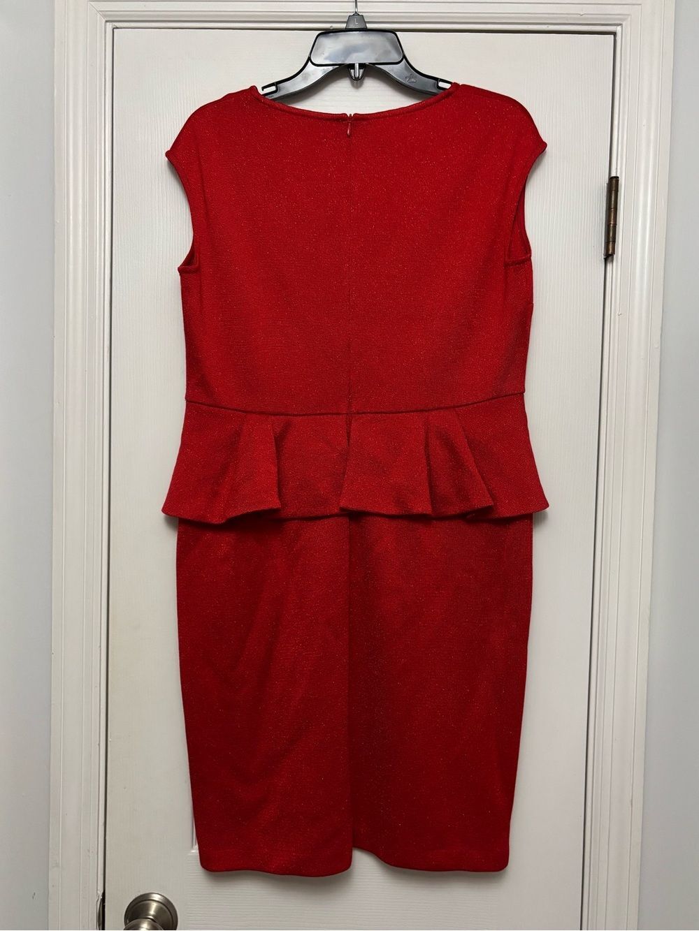 St. John Collection Metallic Knit Sheath Dress Peplum Ruffle V-Neck Size 8 - Picture 6 of 9